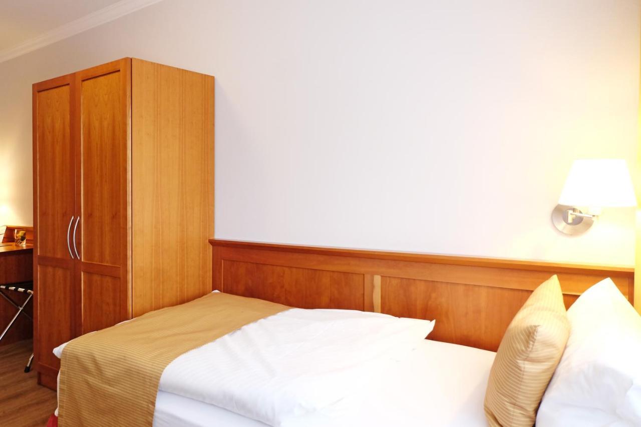 Hotel Mennicken Wurselen Luaran gambar