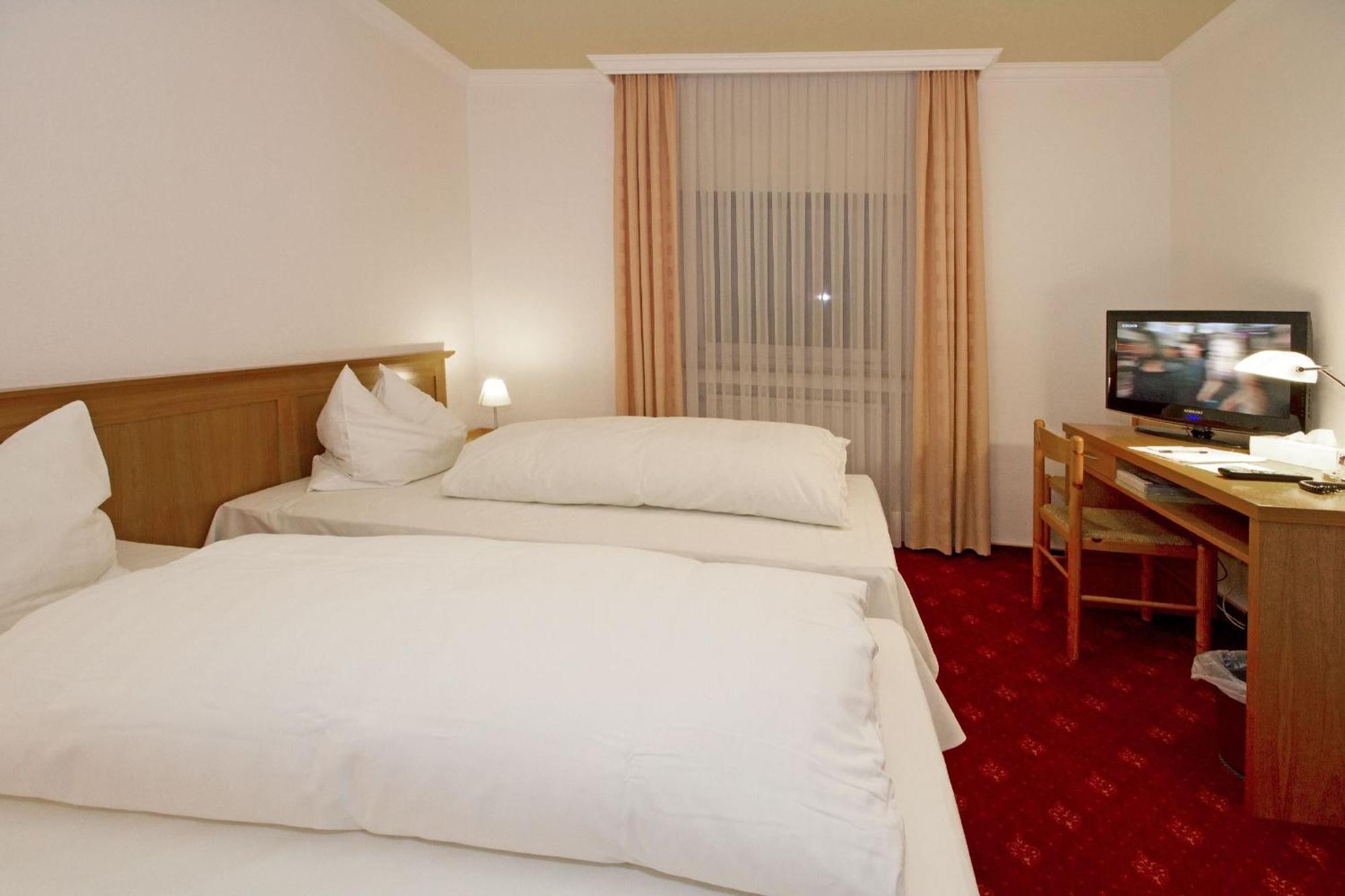 Hotel Mennicken Wurselen Luaran gambar